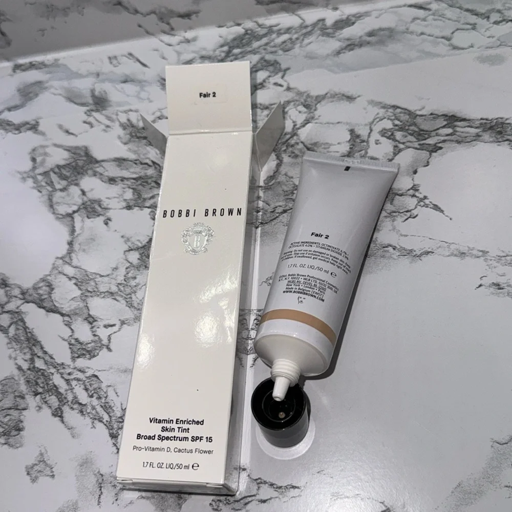 NWT Bobbi Brown vitamin enriched skin tint: Fair 2 Never used Still in box